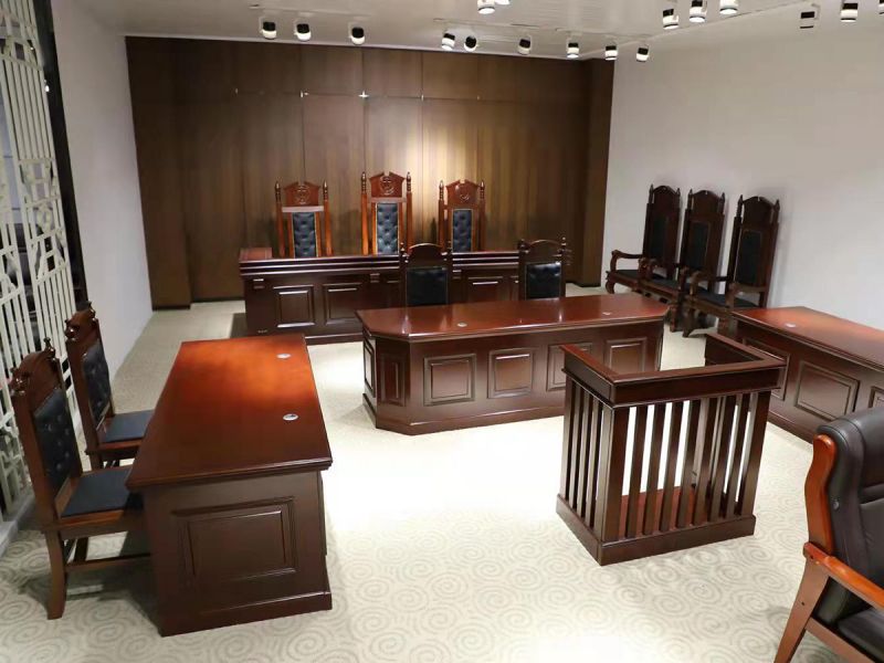 法院审讯桌椅